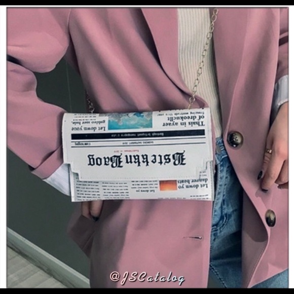 🌞Reduced! NWT! “Newspaper” Print Crossbody Bag - Picture 5 of 8